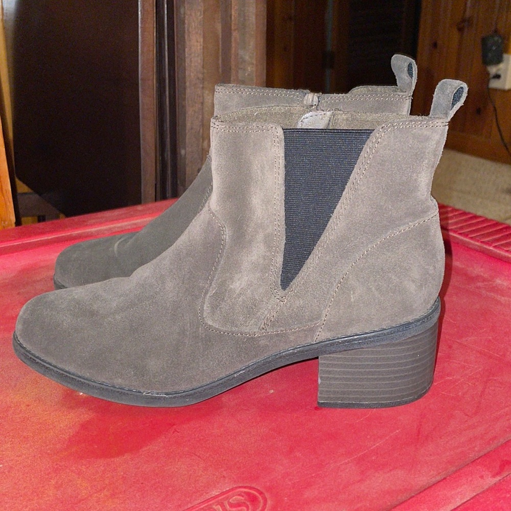 Clarks heeled booties